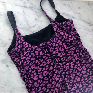💕Flattering Lululemon Workout Top💕SALE
